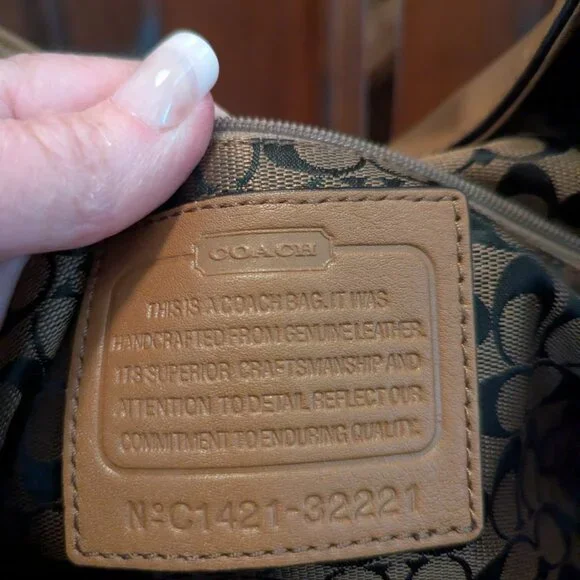 Coach #32221 Madison Carlye Tan Smooth Leather Shoulder Purse Bag - Picture 7 of 16